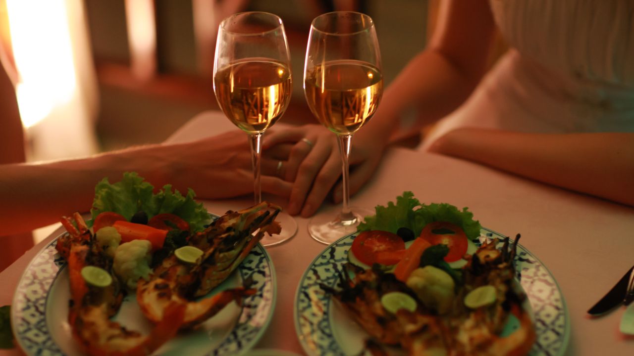 COMER SANO FUERA DE CASA SIN DEJAR DE DISFRUTAR COMER RESTAURANTE SANO